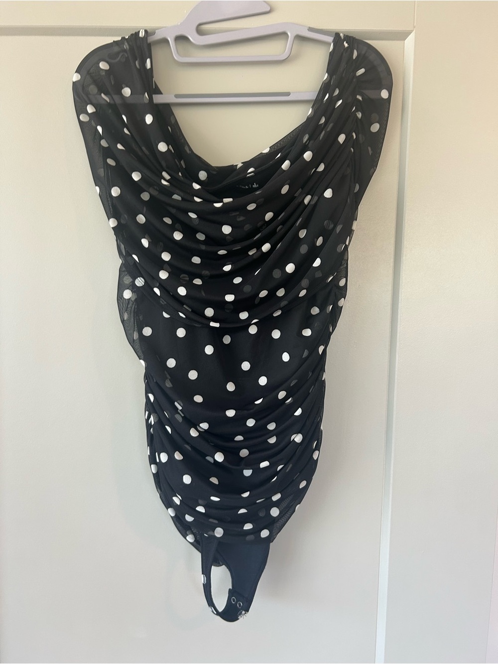 Abercrombie & Fitch Black and White Polka Dot Off-Shoulder Bodysuit - Picture 2 of 3
